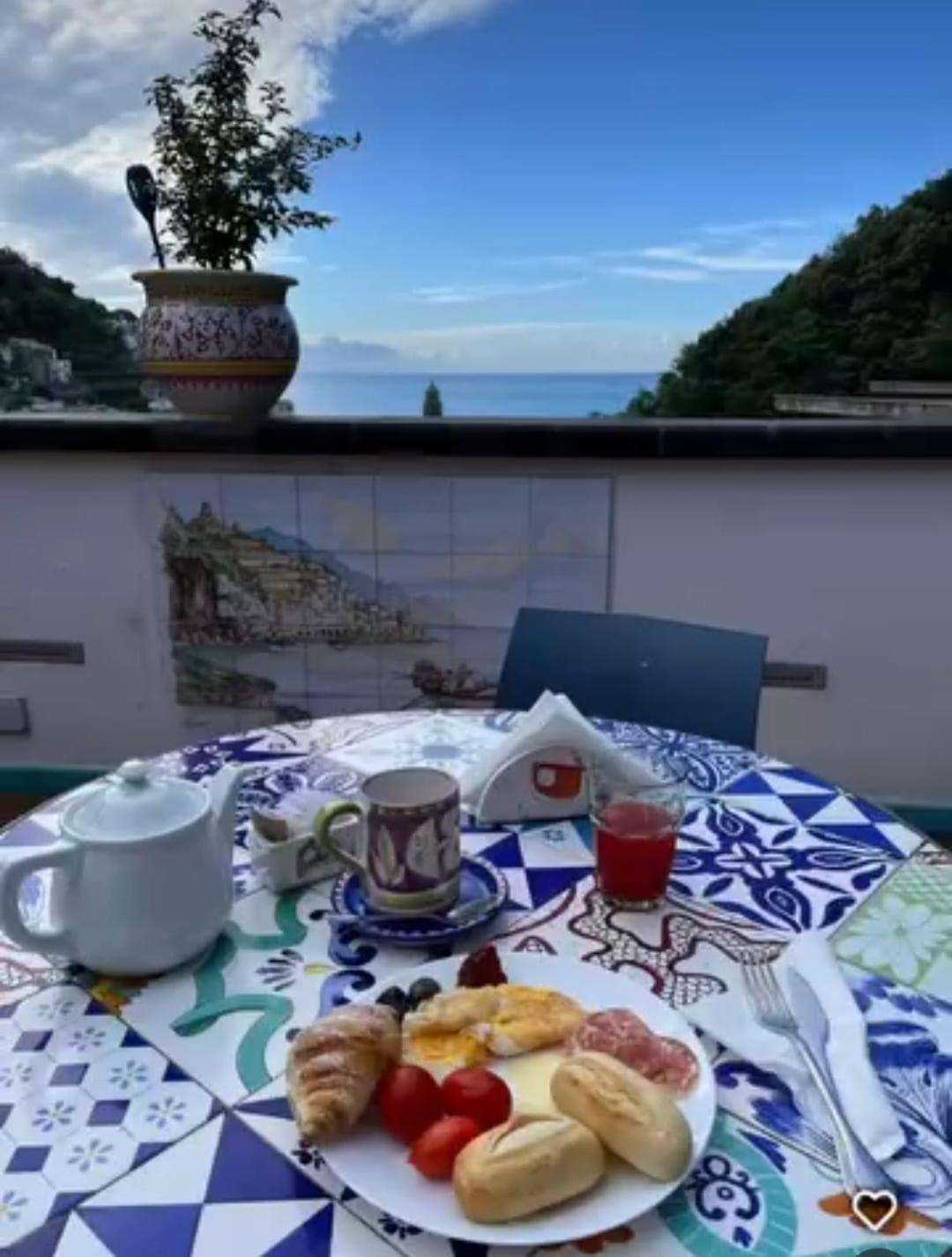 Hotel Villa Annalara Charme And Relax Amalfi Bagian luar foto